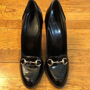 Gucci black patent leather horsebit pumps